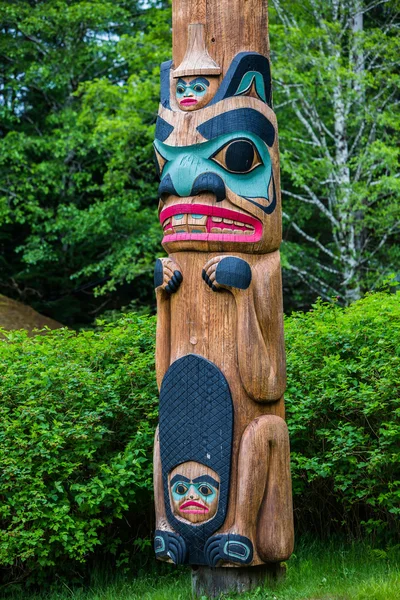 Tlingit bäver klan totempåle — Stockfoto