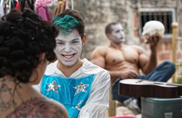 Kıkır kıkır gülme cirque palyaçolar — Stok fotoğraf