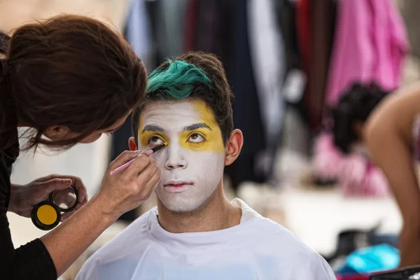 Maquillaje artista dolor payaso cara —  Fotos de Stock