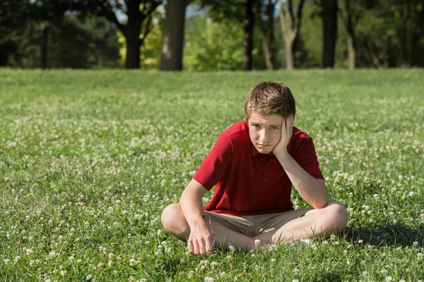 Gelangweilte Teenager — Stockfoto