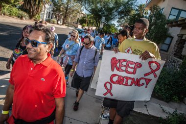 Teen teşvik AIDS katılımcıların yürüyüş