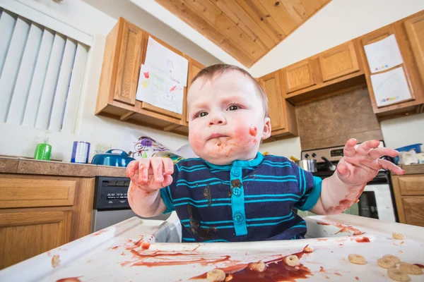 Messy Child Eats breakfast — Stock Photo, Image