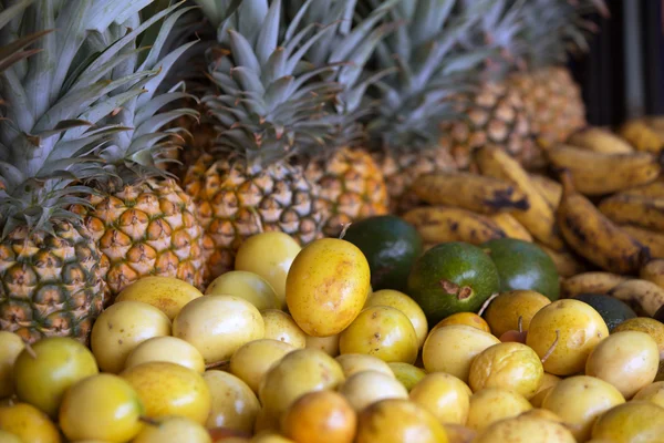 Puesto de frutas hawaiano — Foto de Stock