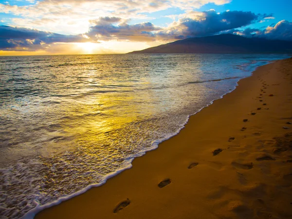 Kihei Sunset and Beach Footprints — Stock Photo, Image