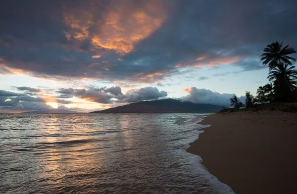 Hermoso paisaje de playa tropical — Foto de Stock