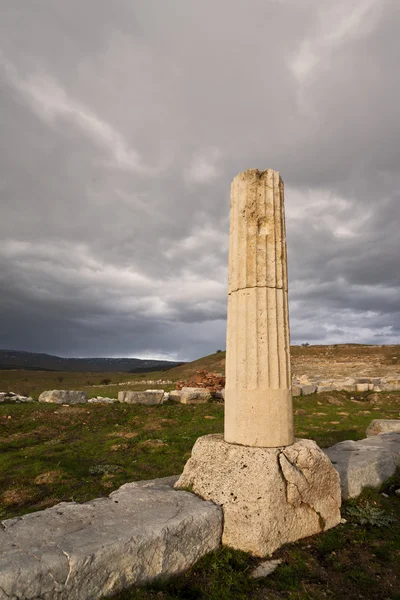 Overblijfselen van Ionische kolom — Stockfoto
