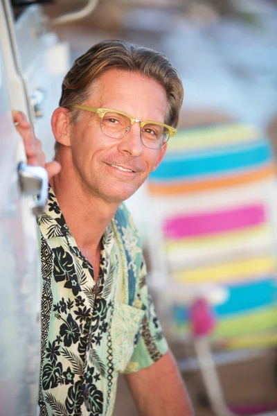 Hombre lindo con gafas graduadas —  Fotos de Stock