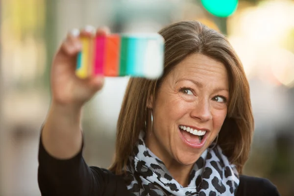 Woman Taking a Self-Portrait on mobile phone — Stock Photo, Image