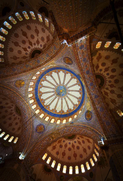 Zdobený strop Modrá mešita — Stock fotografie
