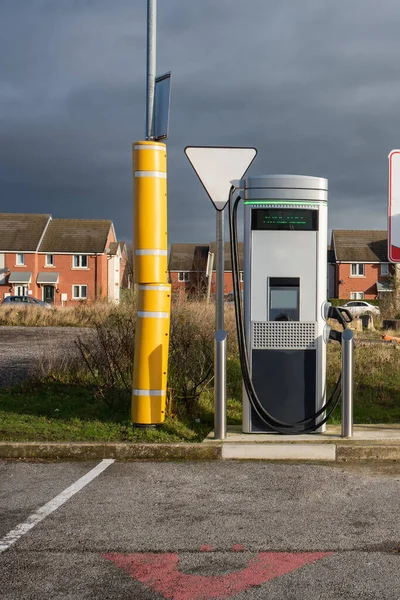 Parking for electric vehicles in city