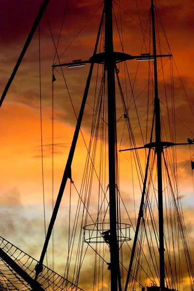 Jacht Schooner Zacumowany Nad Brzegiem Rzeki Savannah Gruzja — Zdjęcie stockowe