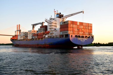 11 Mayıs 2021 Savannah Limanı. Gürcistan 'ın doğu kıyısında yer alan büyük bir ABD limanı olan SAVANNAH limanı, Kuzey Amerika' nın en büyük tek konteynır terminalidir. Los Angeles 'tan sonra, ABD' nin en yoğun ikinci konteyner ihracatçısı..