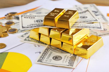 Altın külçelerini Doları banknot ile