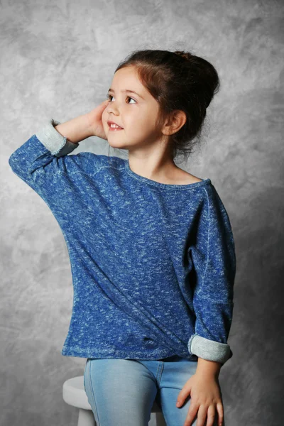 Портрет маленькой девочки из моды — стоковое фото