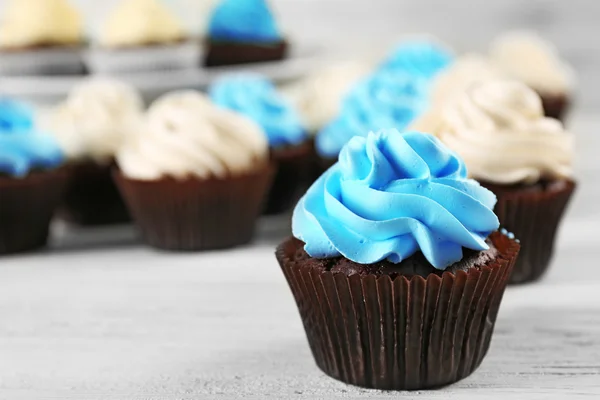 Kleurrijke heerlijke cupcakes — Stockfoto