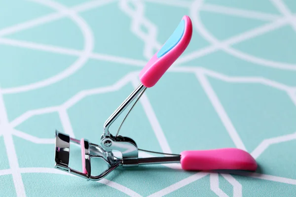 Eyelash curler with pink handle — Stock Photo, Image