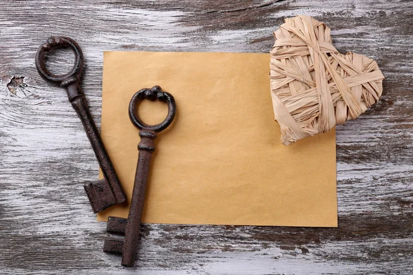 Old keys with decorative heart — Stock Photo, Image