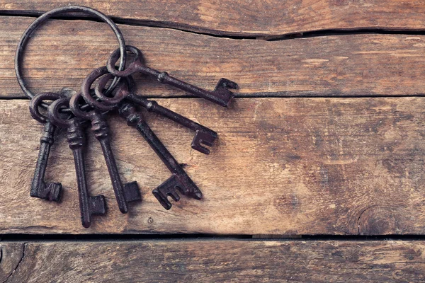 Kilka starych kluczy — Zdjęcie stockowe