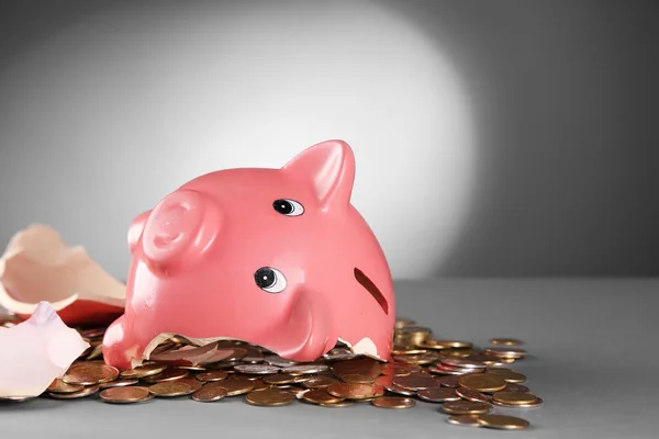 depositphotos_100242734-stock-photo-broken-piggy-bank.jpg