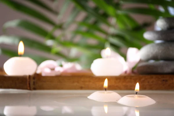 Spa naturaleza muerta con velas — Foto de Stock