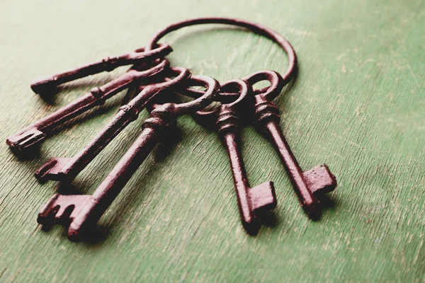 Gäng gamla nycklar — Stockfoto