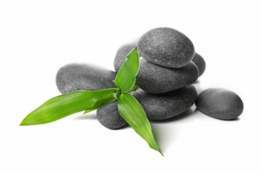 Bambu taşlarla sıcak spa