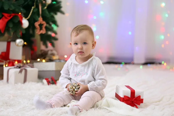 Lustiges kleines Mädchen — Stockfoto