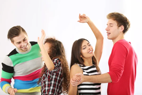 Due Coppie Adolescenti Che Ballano Insieme — Foto Stock