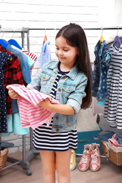 Beautiful little girl — Stock Photo, Image