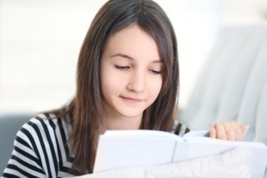 güzel kız okuma kitabı 