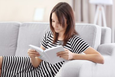 güzel kız okuma kitabı 