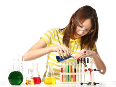 Kimyasal şişeler ile güzel kız