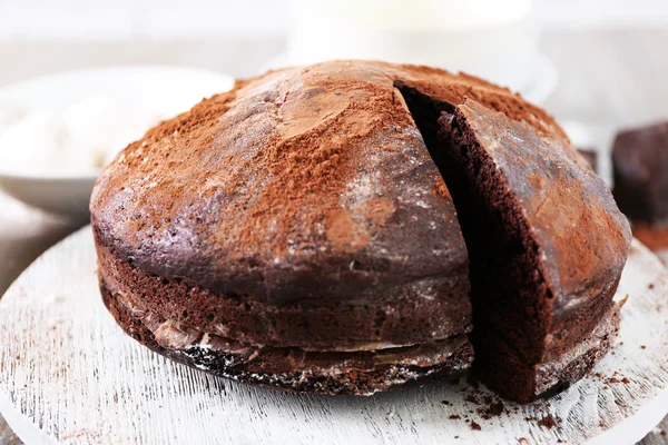 Plăcintă de ciocolată pe farfurie — Fotografie, imagine de stoc