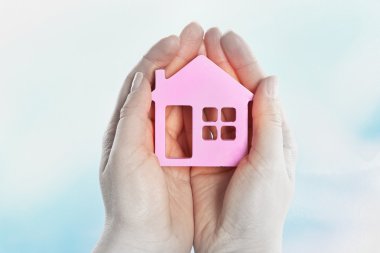 Evin model holding eller 