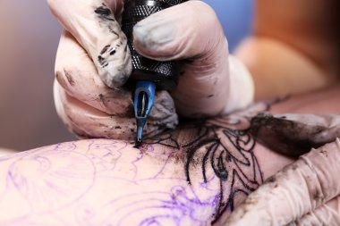 Dövme yapma süreci 