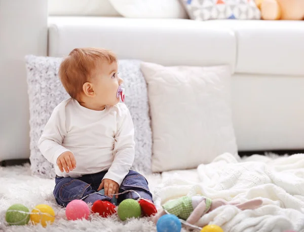 Tatlı bebek kız — Stok fotoğraf