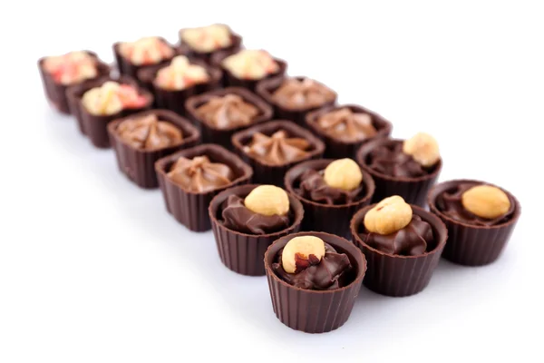 Schokoladenbonbons isoliert auf weiß — Stockfoto