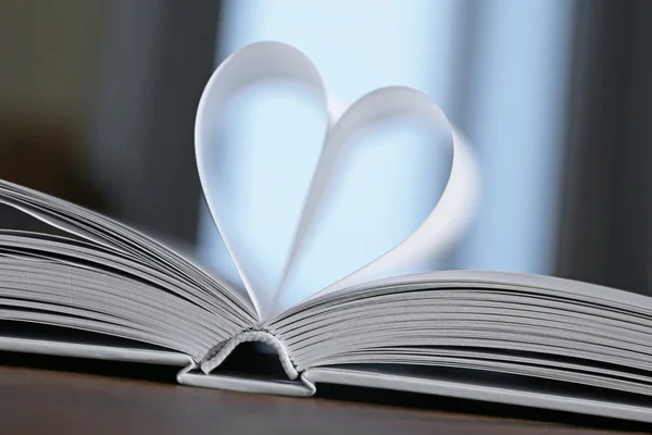 Heart from book pages — Stock Photo, Image