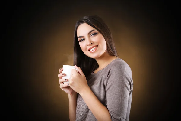 Femme avec tasse de café — Photo