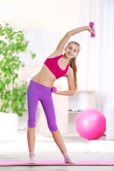 Young girl making fitness — Stock Photo, Image