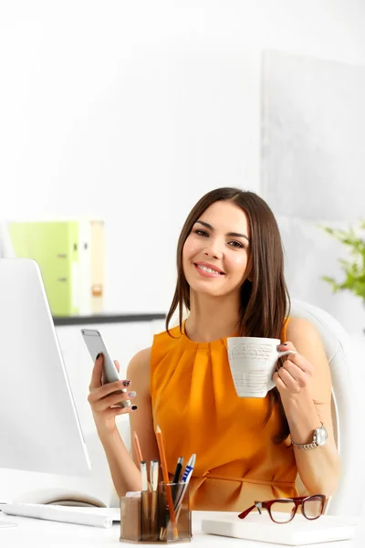 Beautiful successful woman — Stock Photo, Image