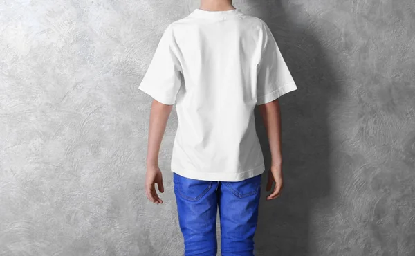 Odzież reklamowa dla chłopca — Zdjęcie stockowe