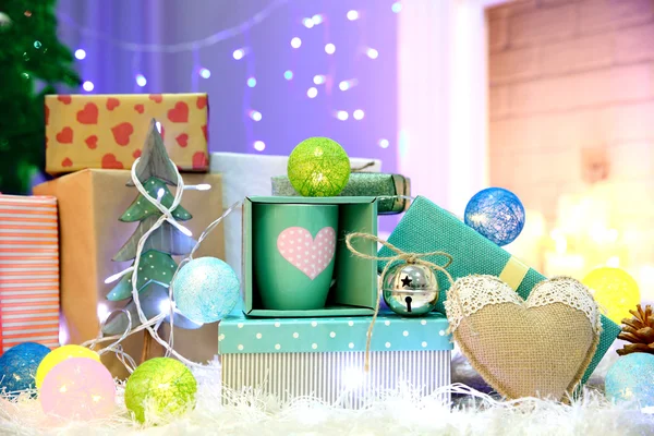 Kerstmis geschenkdozen en decoratie — Stockfoto