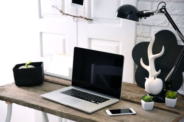 Modern tek renkli stil işyeri