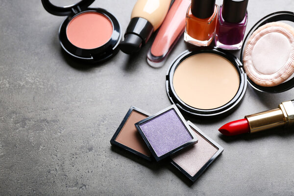 Коллекция модной косметики
