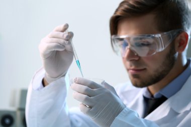 Laboratuvarda eğitim klinisyen