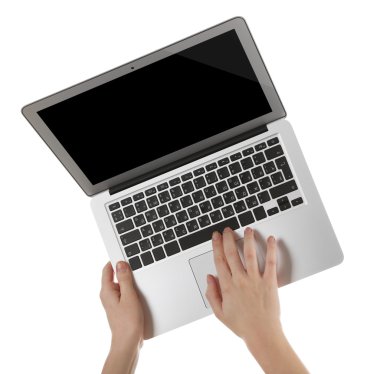 Elinde modern dizüstü bilgisayar