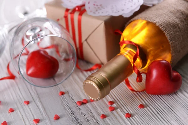 Decoratieve instelling op St. Valentijnsdag gelegenheid — Stockfoto