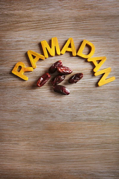 Ramadan szó a fa levelek — Stock Fotó