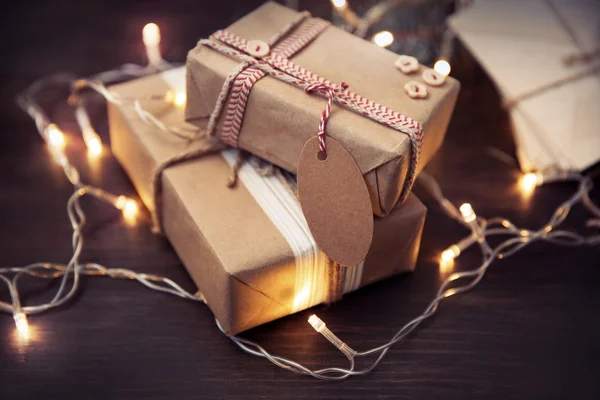 De giften van Kerstmis voor zelfgemaakte verpakt — Stockfoto